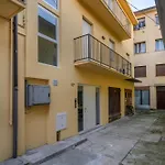 Apartment Guesthost - La Corte Del Pozzo