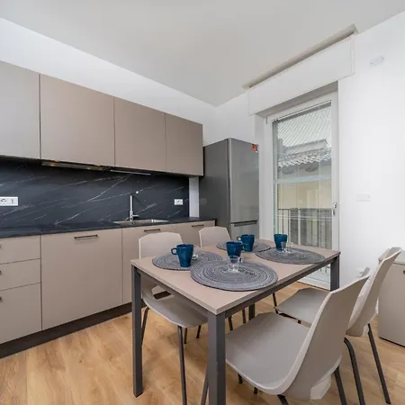 Guesthost - La Corte Del Pozzo Udine