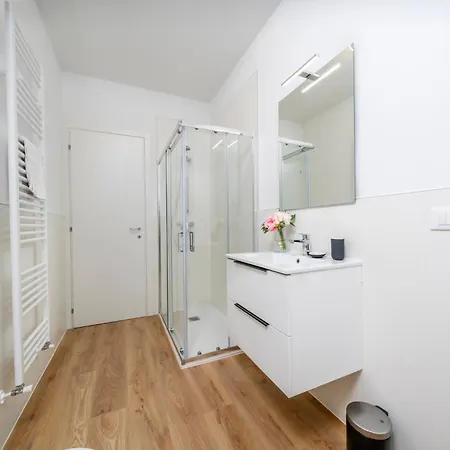 Guesthost - La Corte Del Pozzo * Udine